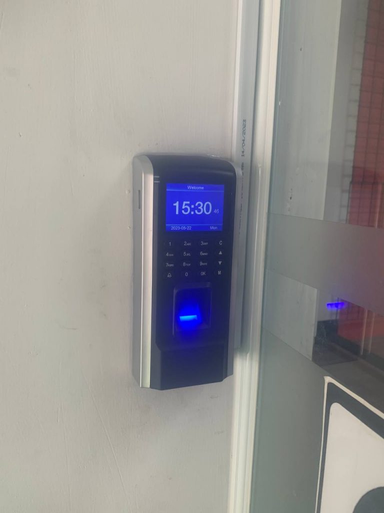  Máy chấm công kiểm soát cửa ra vào 3 tính năng TA-120