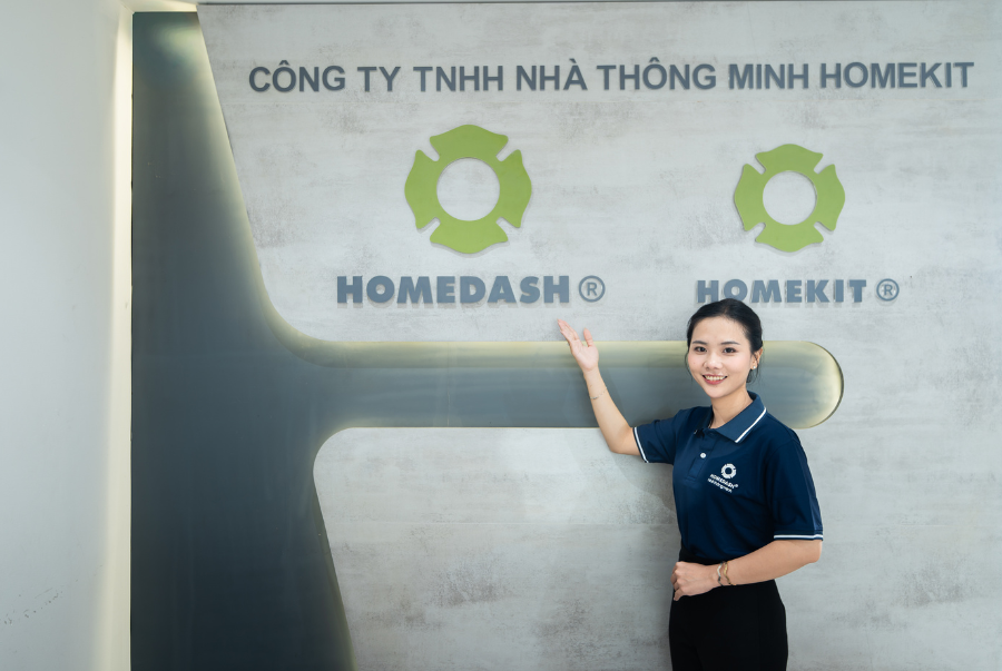 Bộ nhận diện thương hiệu bao bì và đồng phục mới của HomeDash