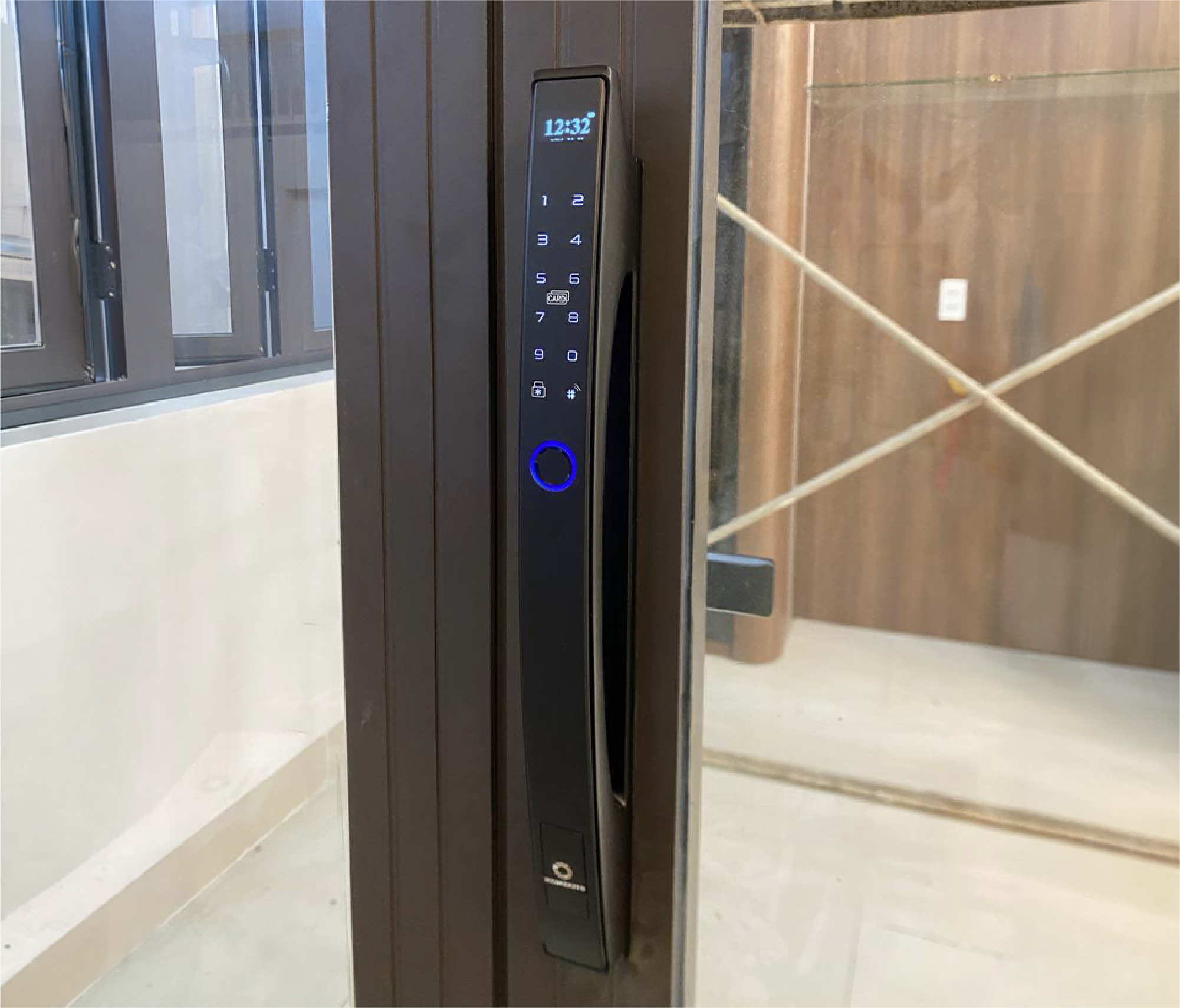 AB-28A là dòng khóa được thiết kế tối ưu dành riêng cho các loại cửa có đố hẹp.