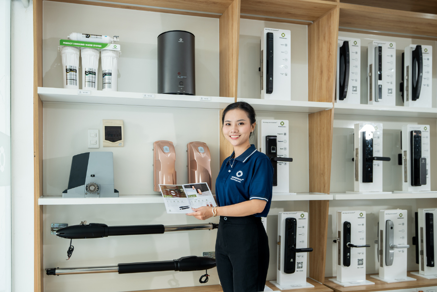 Hệ sinh thái thiết bị nhà thông minh toàn diện điều khiển qua điện thoại